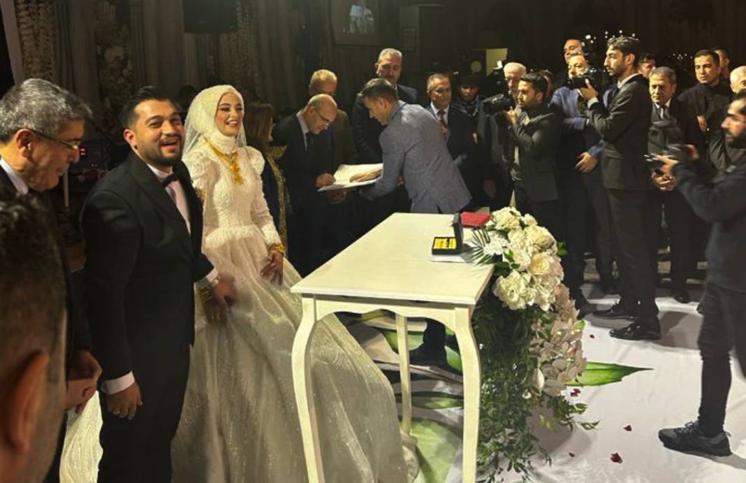 Gaziantep'te Muhteşem Düğün Ve Nikah! Mehmet Haz'a 30 Şahitli Bakanlı Nikah! Gaziantep'te Bu Düğüne 1500 Kişi Katıldı 3